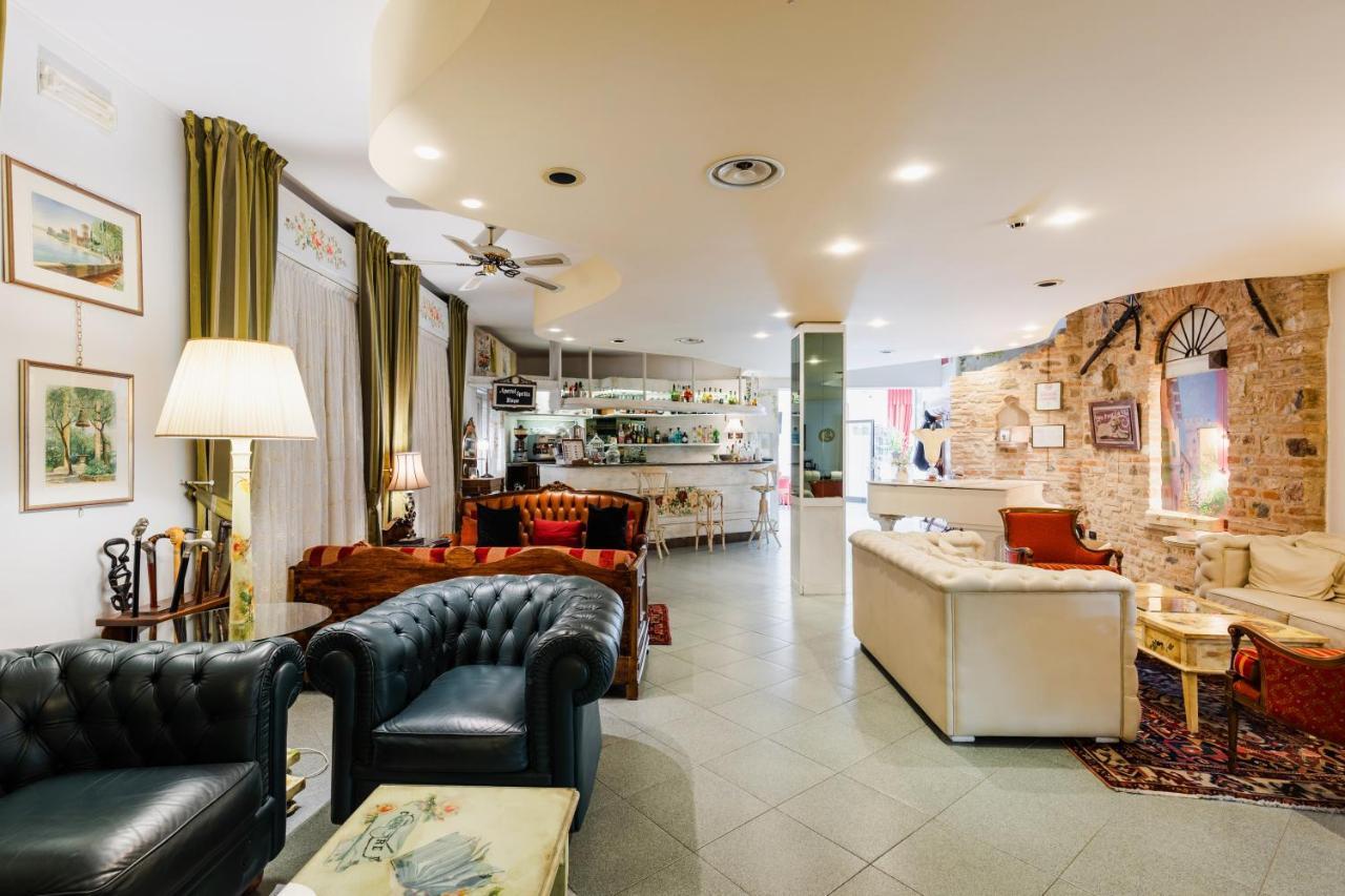 Hotel Serenella سيرمِيوني المظهر الخارجي الصورة