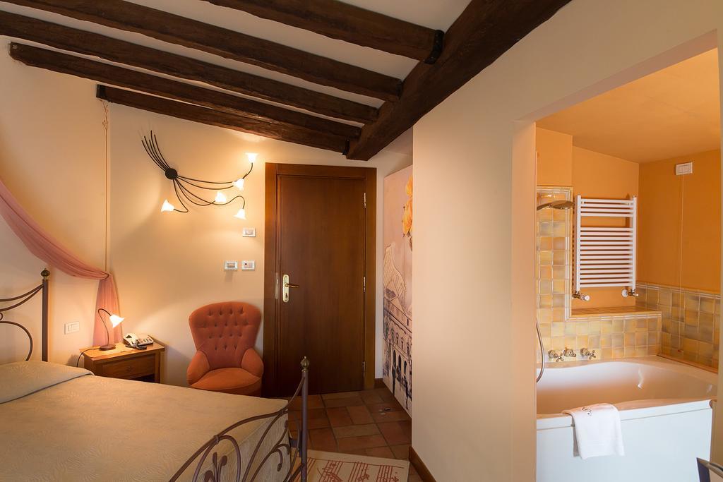 Hotel Serenella سيرمِيوني المظهر الخارجي الصورة