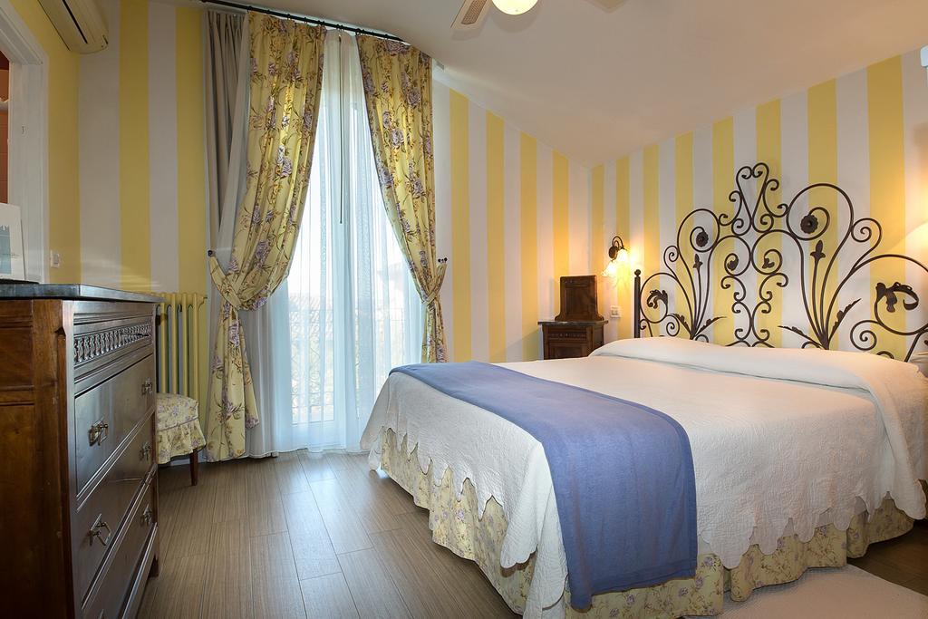 Hotel Serenella سيرمِيوني المظهر الخارجي الصورة