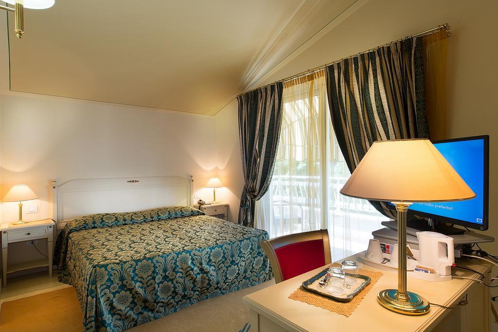 Hotel Serenella سيرمِيوني المظهر الخارجي الصورة